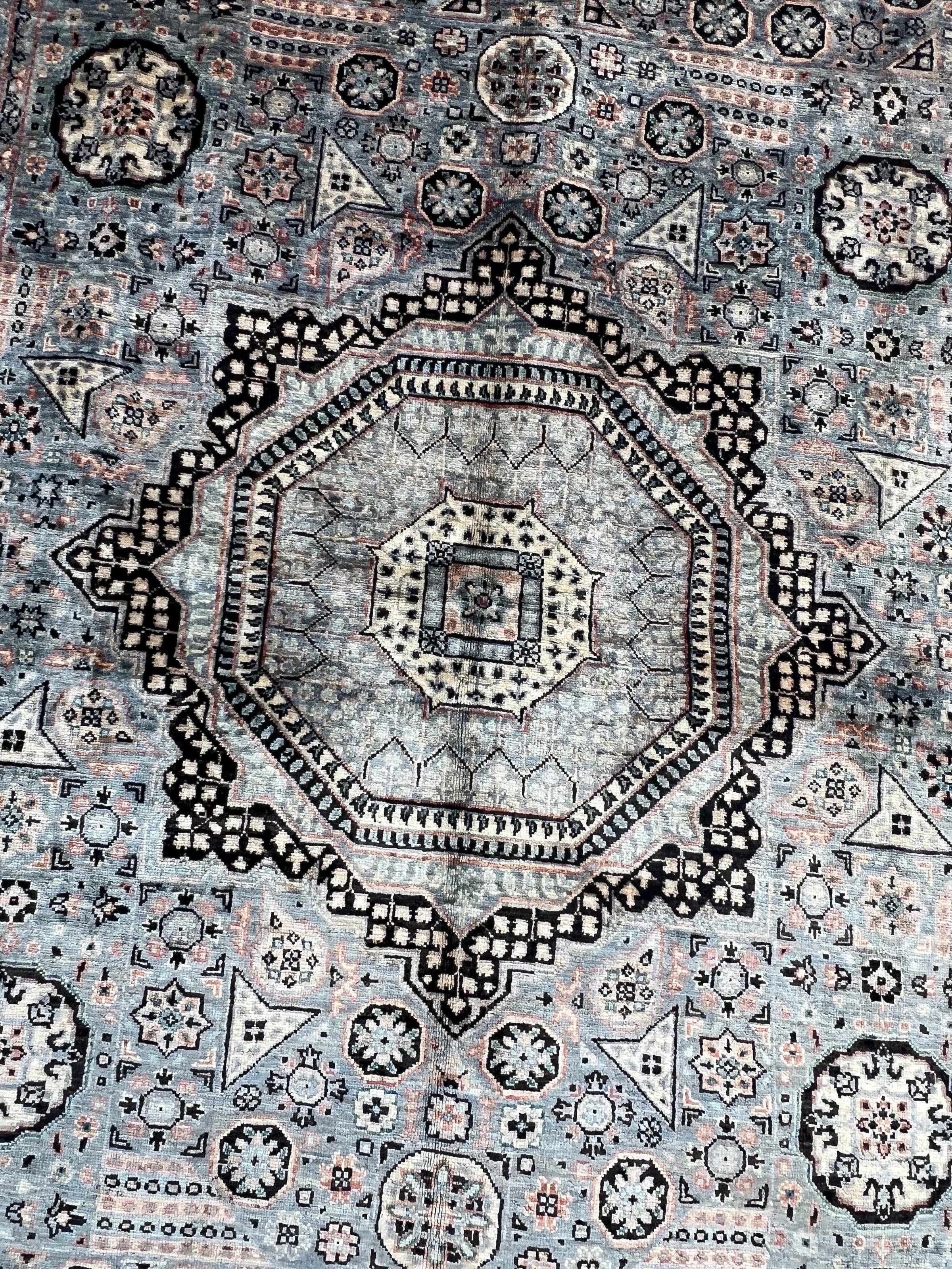 Oushak Rug History: Anatolian Weaving Heritage & Design Evolution