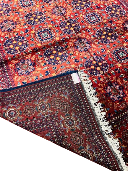 nan handwoven handwoven rug, traditional pattern, wool, detail view