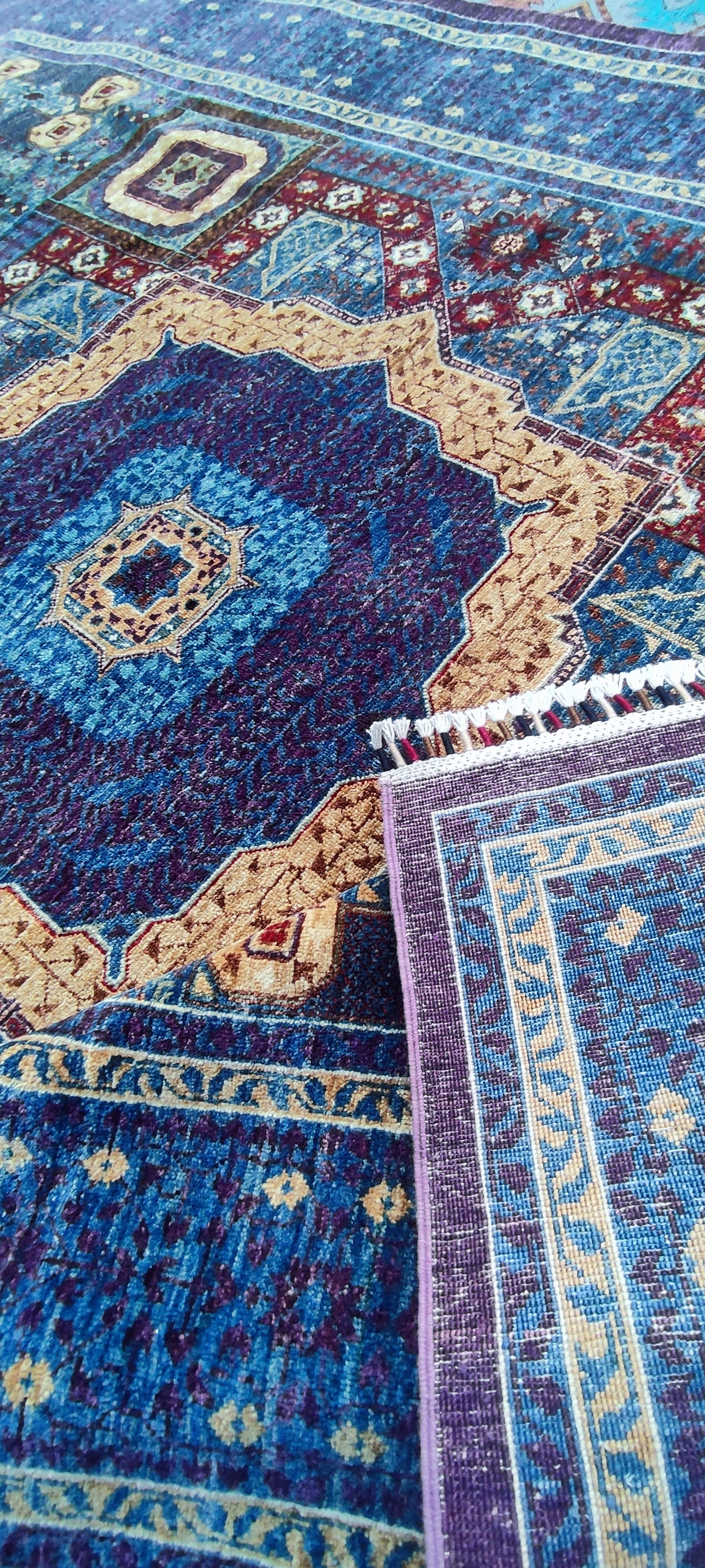 nan handwoven handwoven rug, traditional pattern, wool, detail view