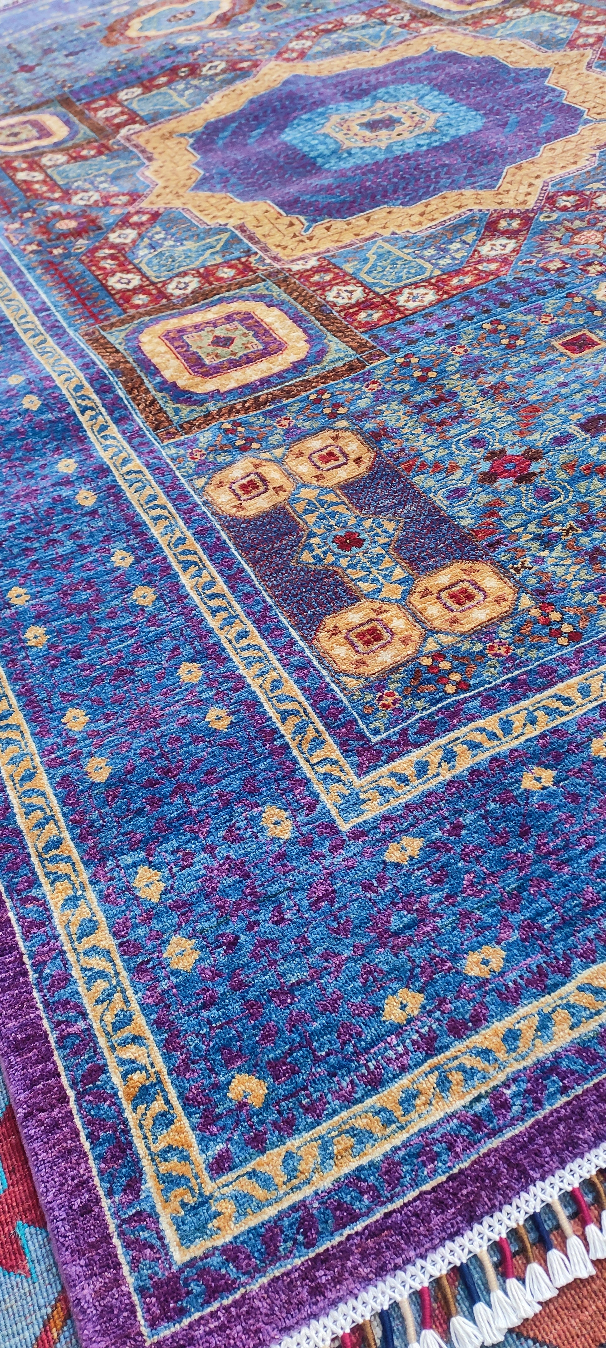 nan handwoven handwoven rug, traditional pattern, wool, detail view