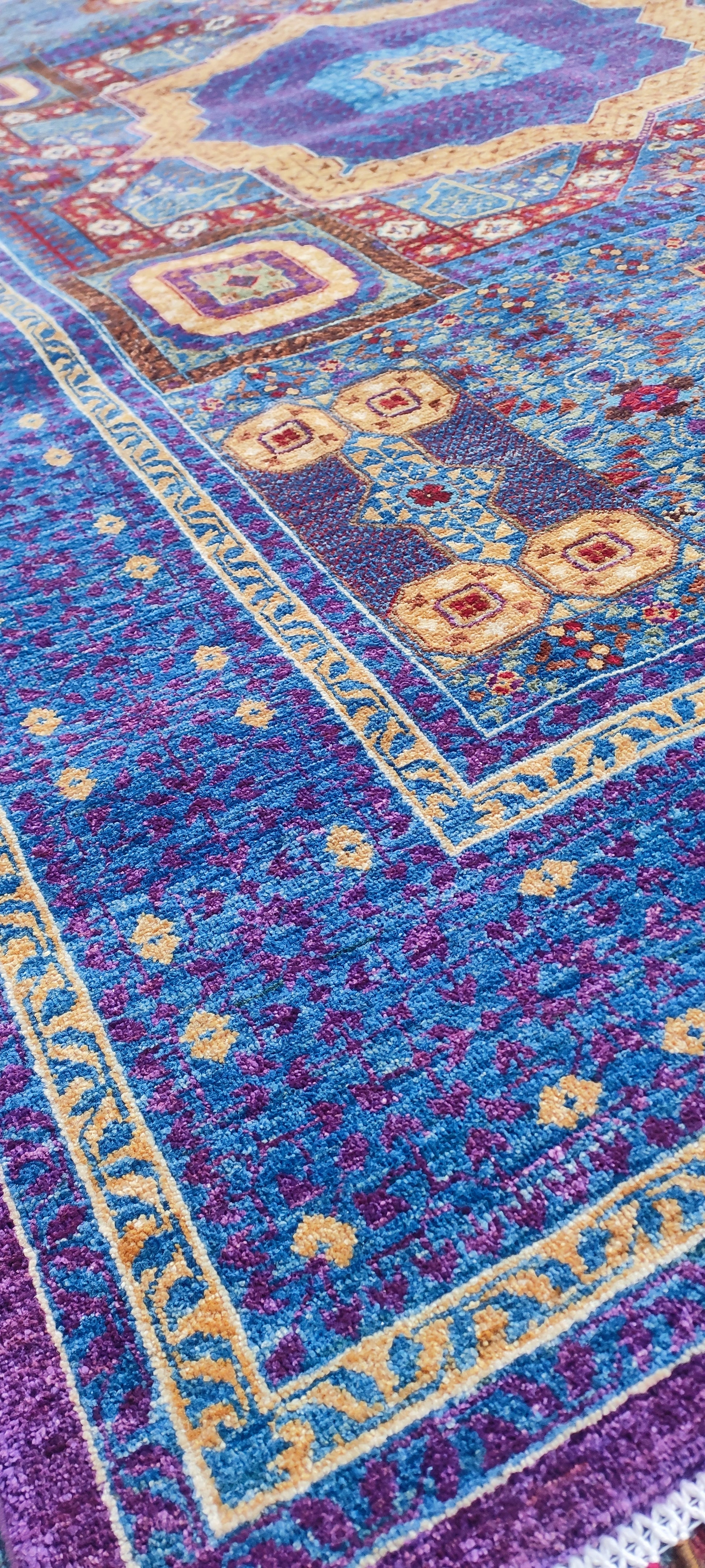nan handwoven handwoven rug, traditional pattern, wool, detail view