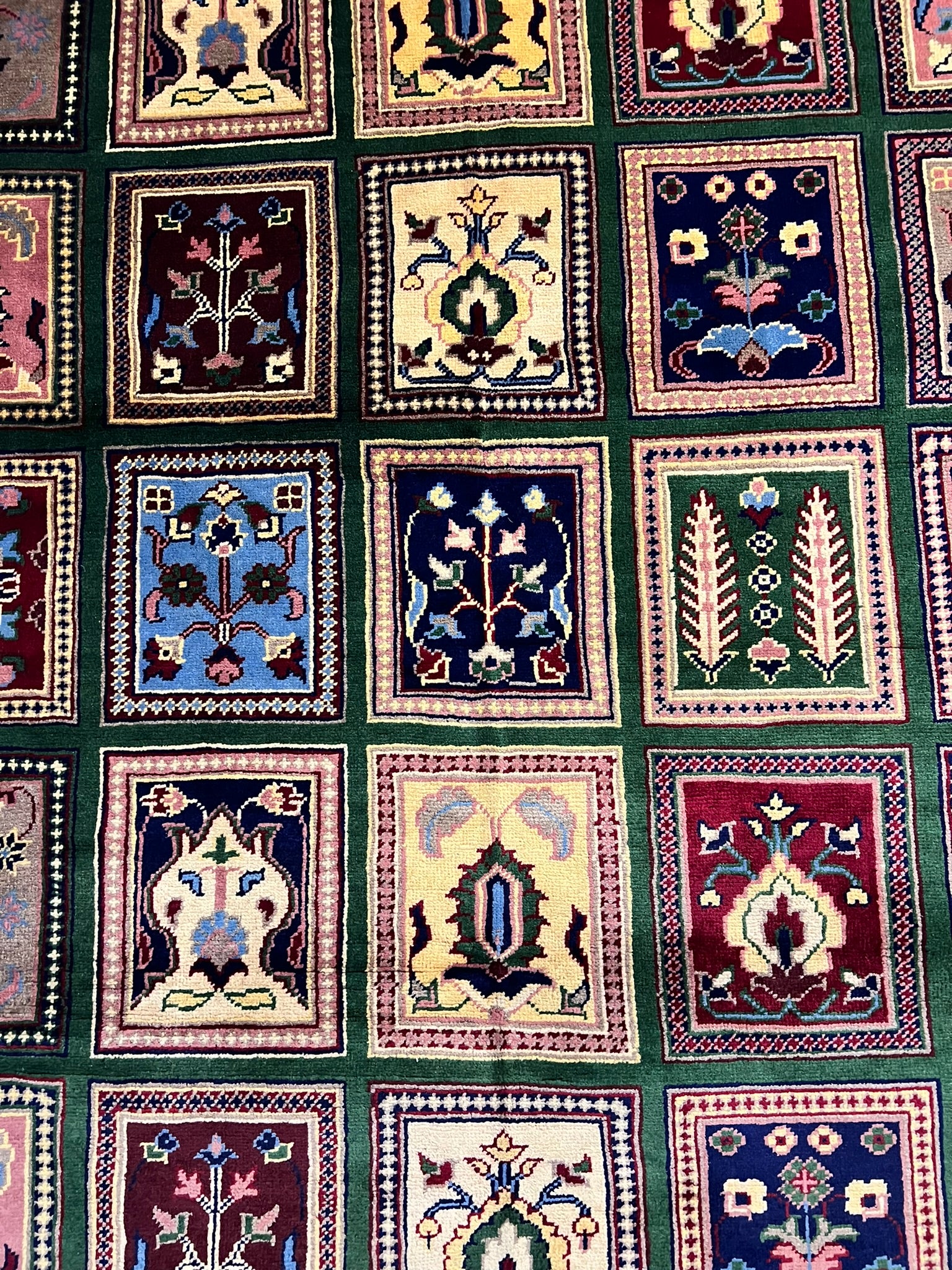 nan handwoven handwoven rug, traditional pattern, wool, detail view