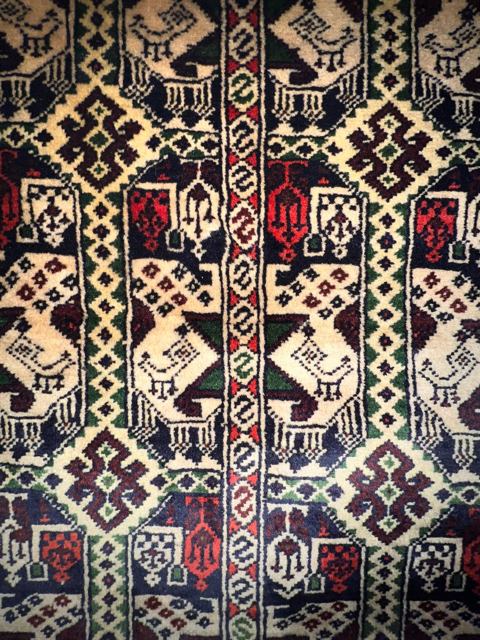 nan handwoven handwoven rug, traditional pattern, wool, detail view