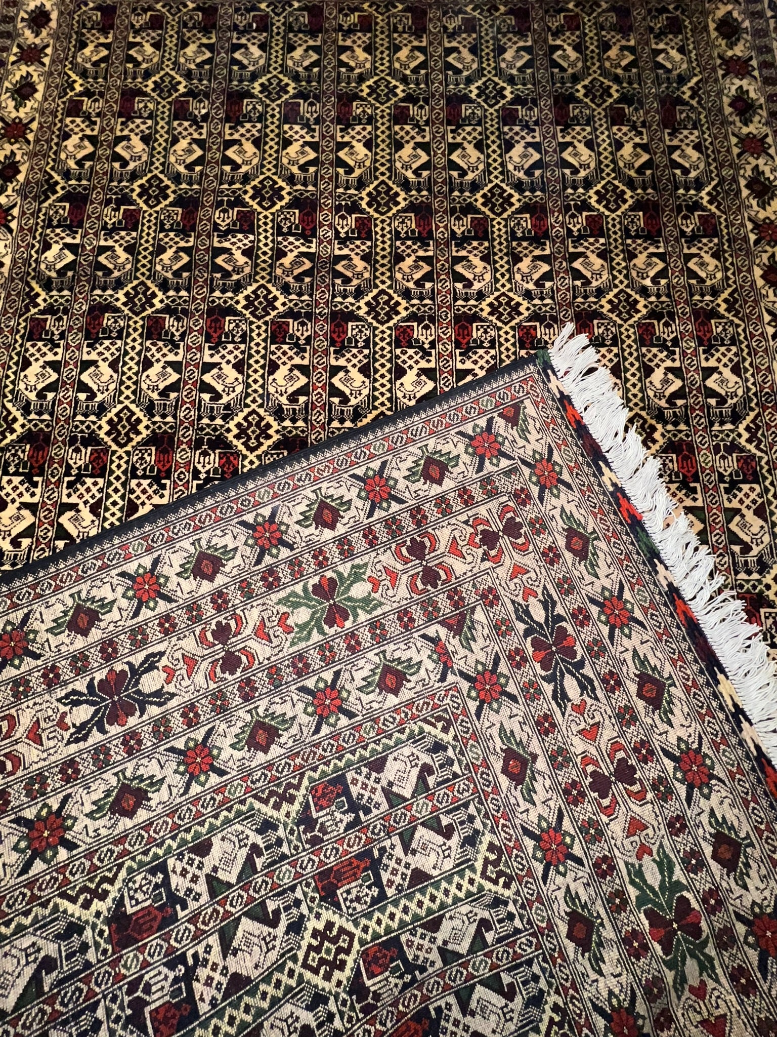 Traditional Ala Bakhmal Shuturi 6’1’’ X 9’1’’ · nan handwoven handwoven rug, traditional pattern, wool, detail view