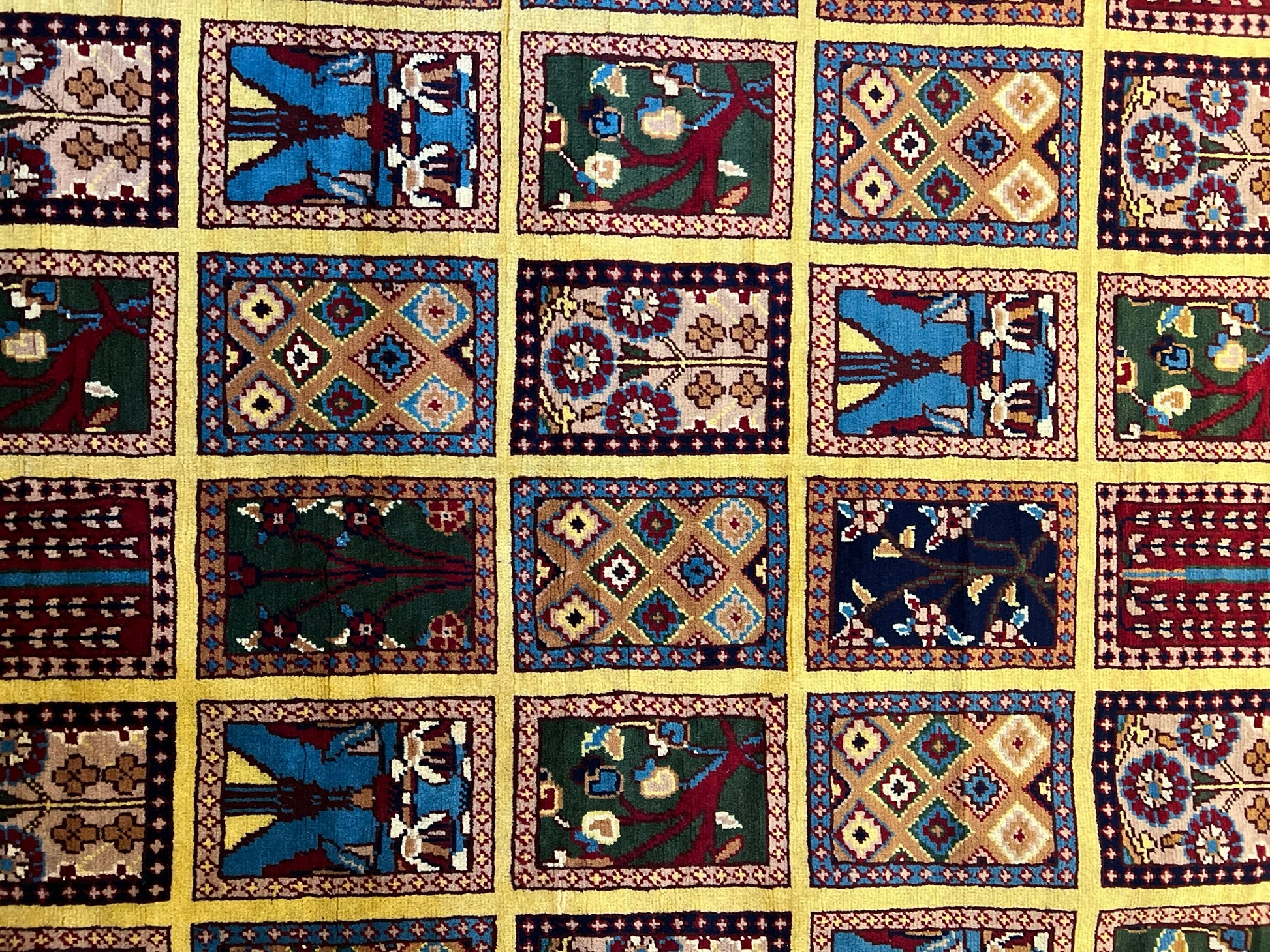 nan handwoven handwoven rug, traditional pattern, wool, detail view