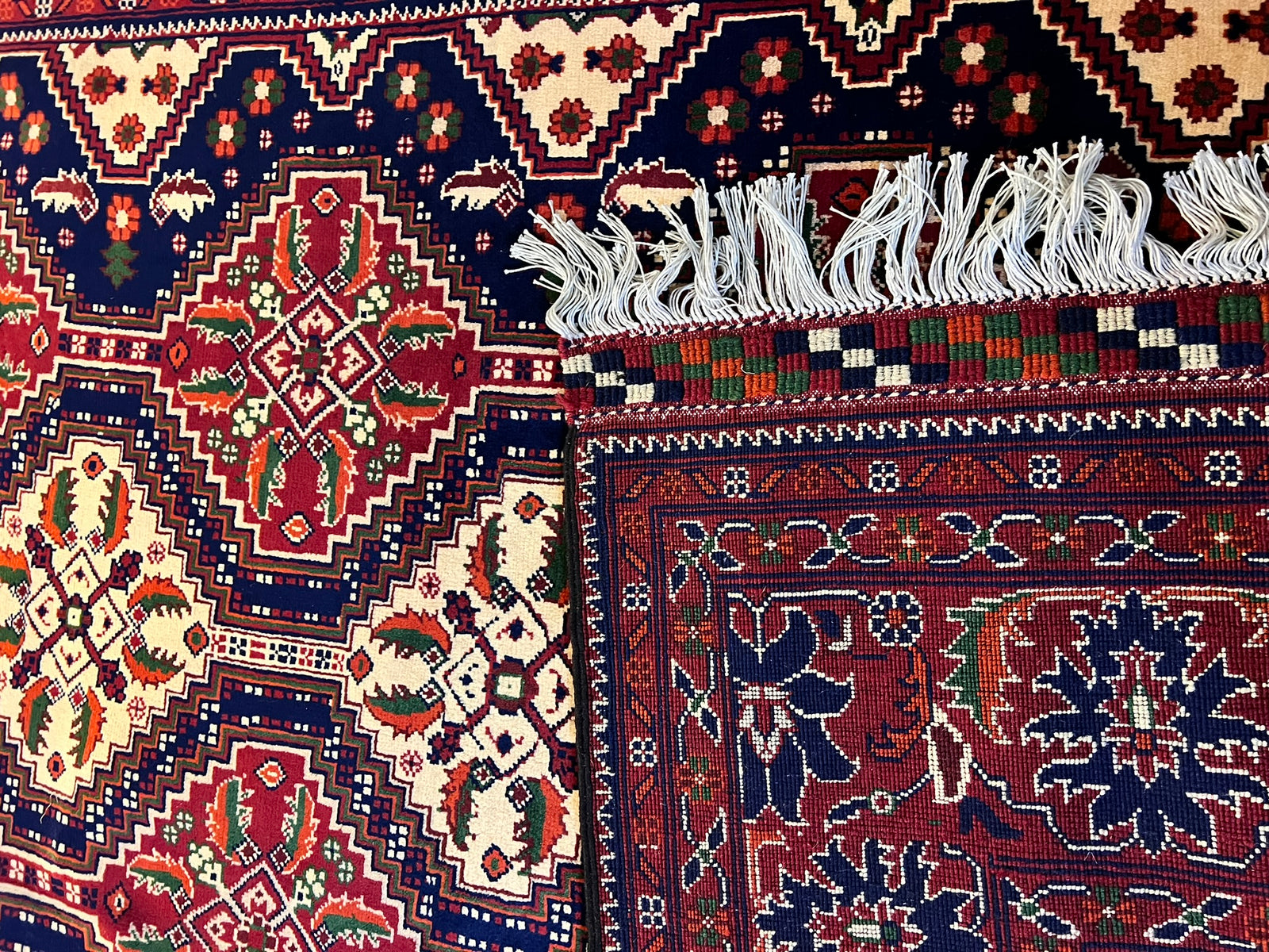 Hand woven Yusu Bai 6’1’’ X 9’1’’ · nan handwoven handwoven rug, traditional pattern, wool, detail view