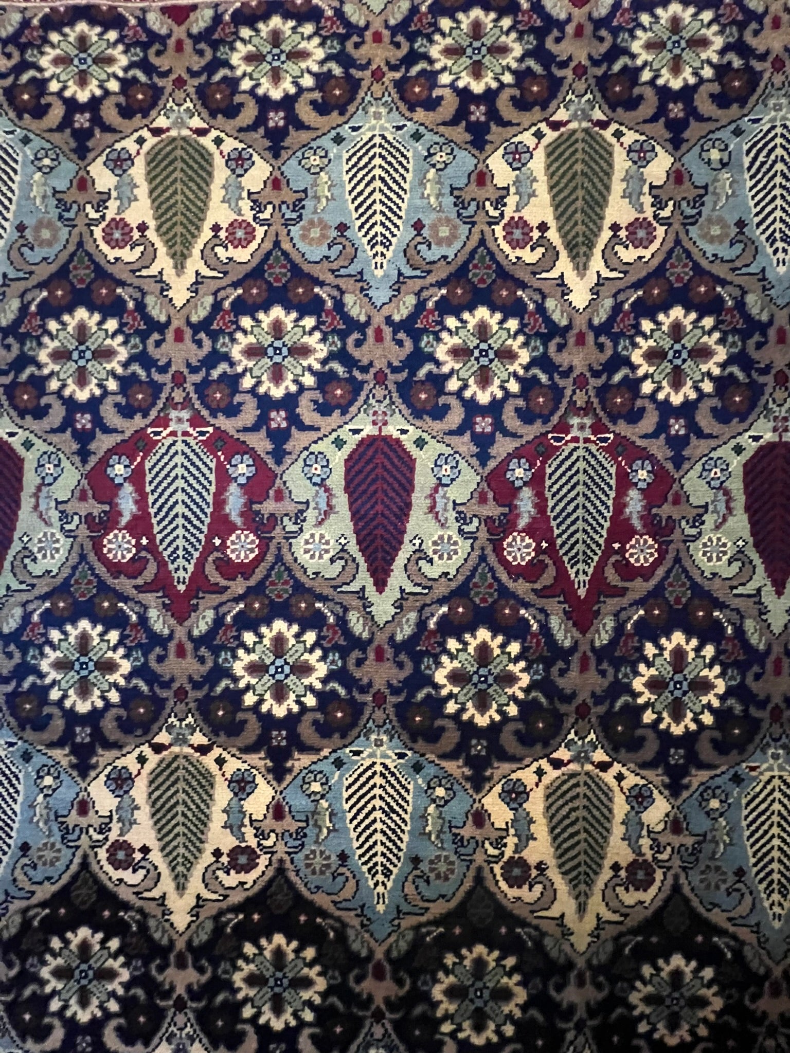 Handwoven Guldar Naqsha 5’4’’ X 8’1’’ · nan handwoven handwoven rug, traditional pattern, wool, detail view