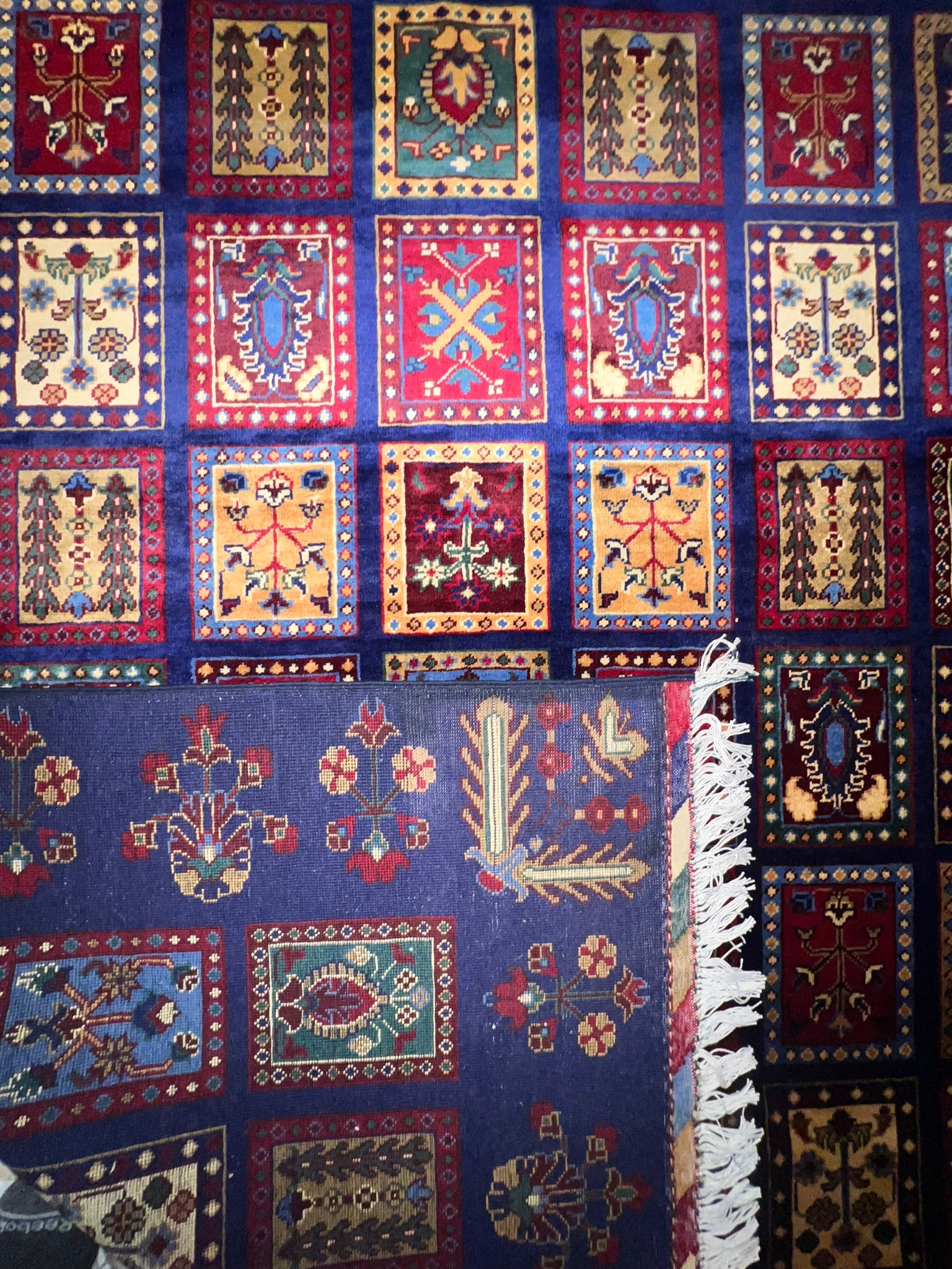 nan handwoven handwoven rug, traditional pattern, wool, detail view