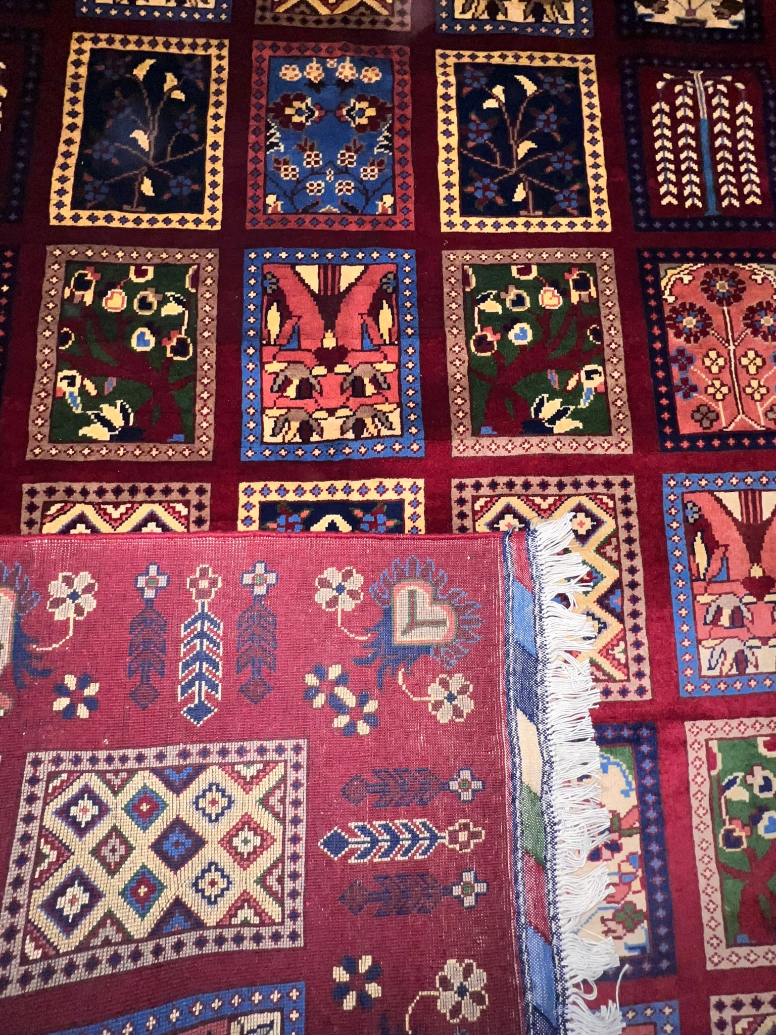 Handwoven Ayena Gul tribal rug 4’1’’ X 7’2’’ · nan handwoven handwoven rug, traditional pattern, wool, detail view
