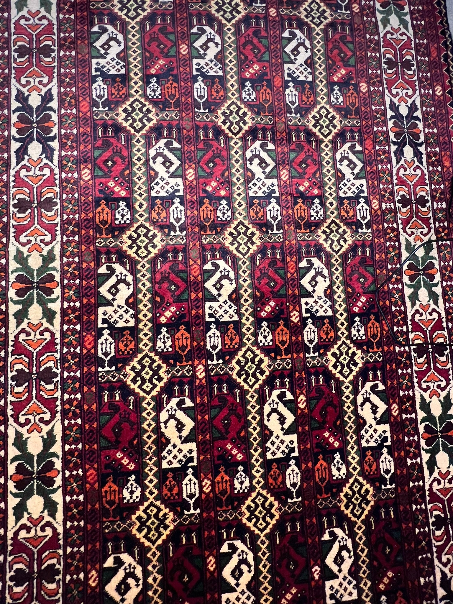 Hand woven Ala Bakhmal traditional rug 3’9’’ X 6’4’’ · nan handwoven handwoven rug, traditional pattern, wool, detail view