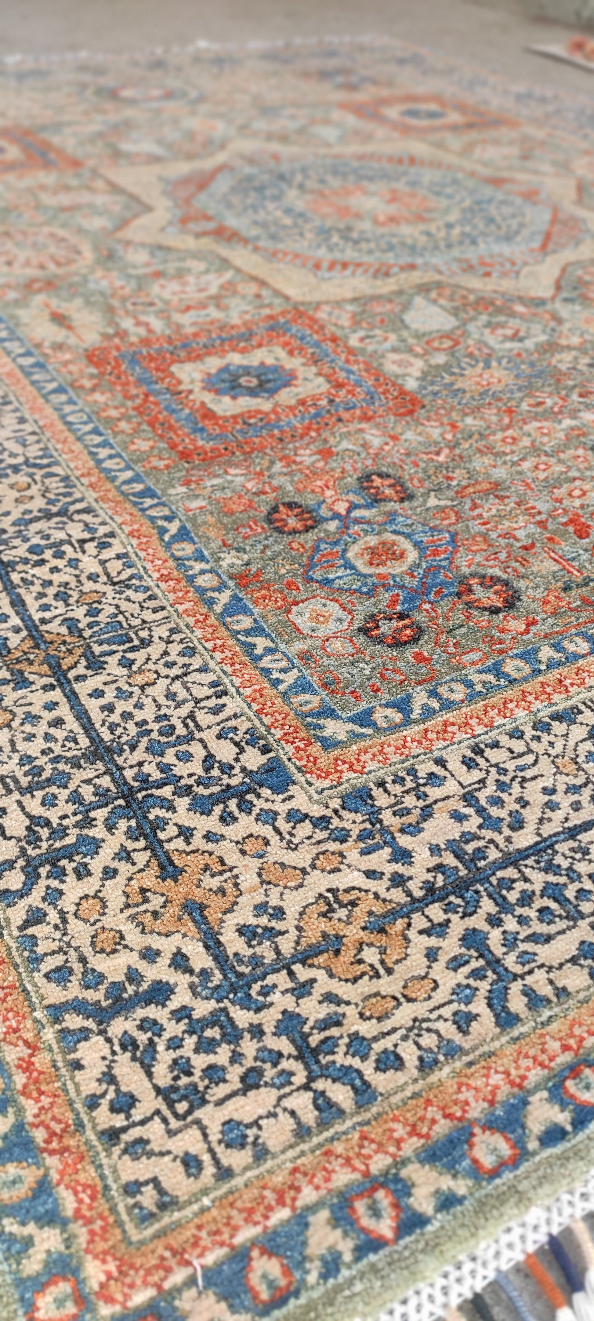 nan handwoven handwoven rug, traditional pattern, wool, detail view