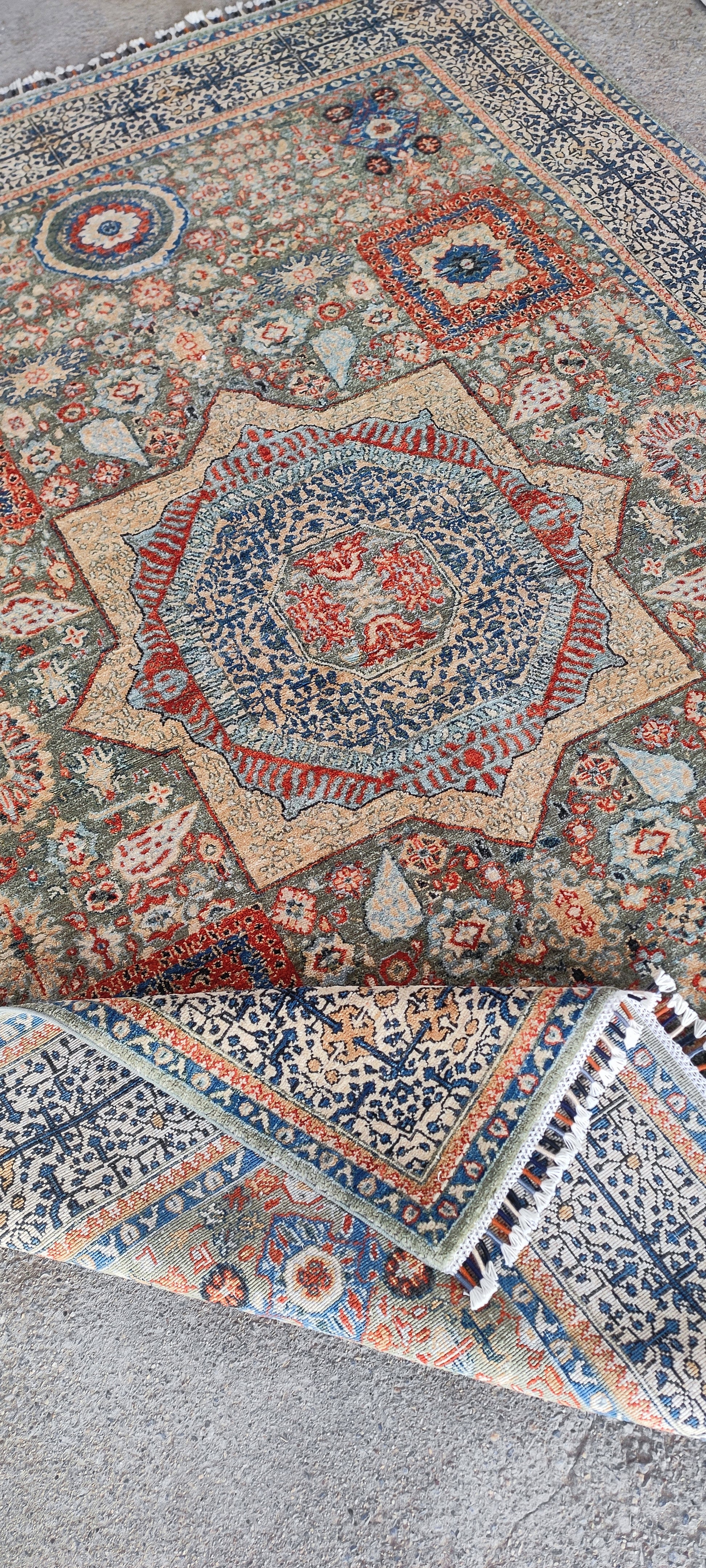 nan handwoven handwoven rug, traditional pattern, wool, detail view