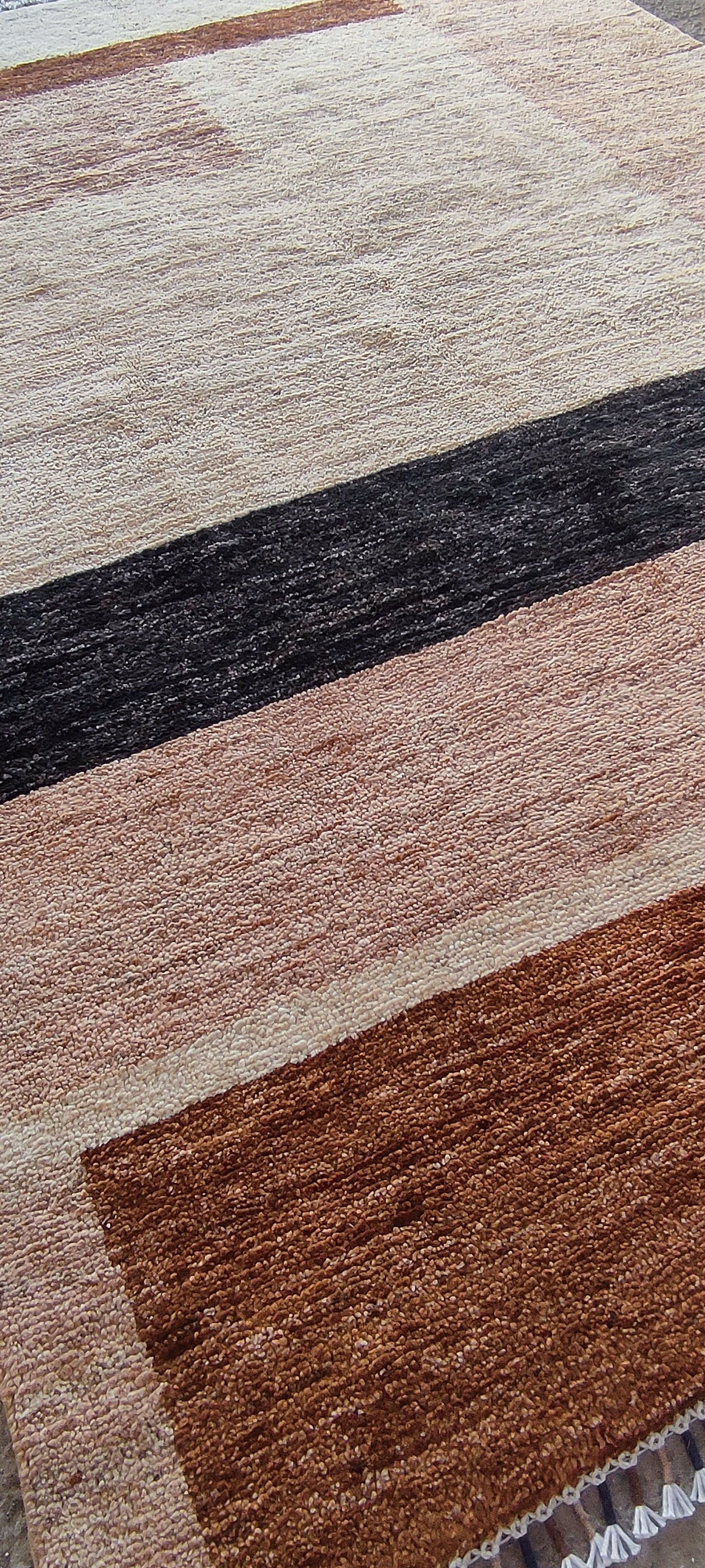 Scandinavian Handwoven Contemporary Rug, 5.58 ft X 7.87 ft · nan handwoven handwoven rug, traditional pattern, wool, detail view