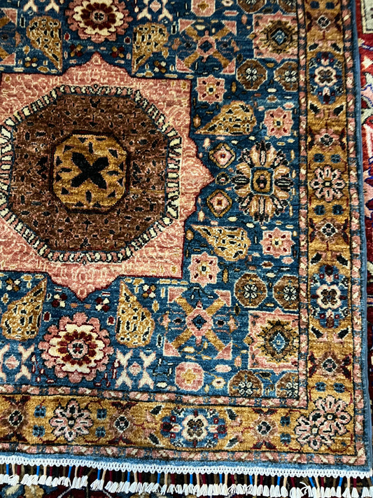 nan handwoven handwoven rug, traditional pattern, wool, detail view