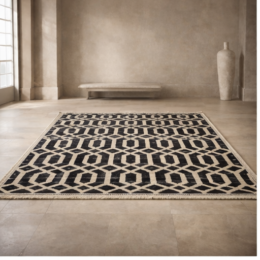 nan handwoven handwoven rug, traditional pattern, wool, detail view