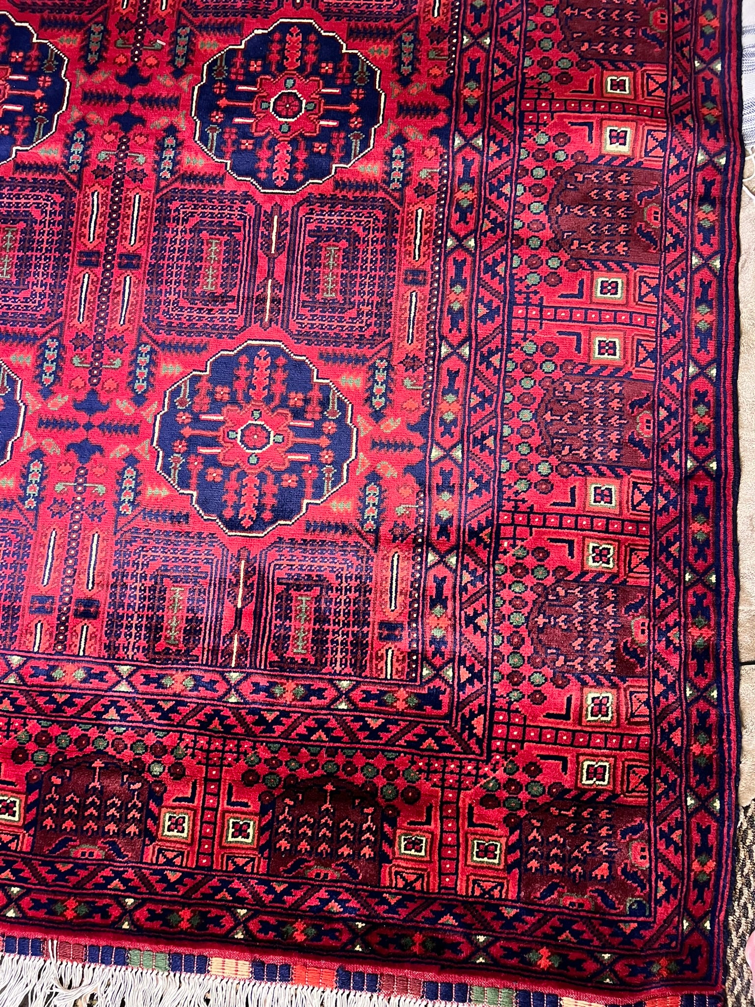 nan handwoven handwoven rug, traditional pattern, wool, detail view