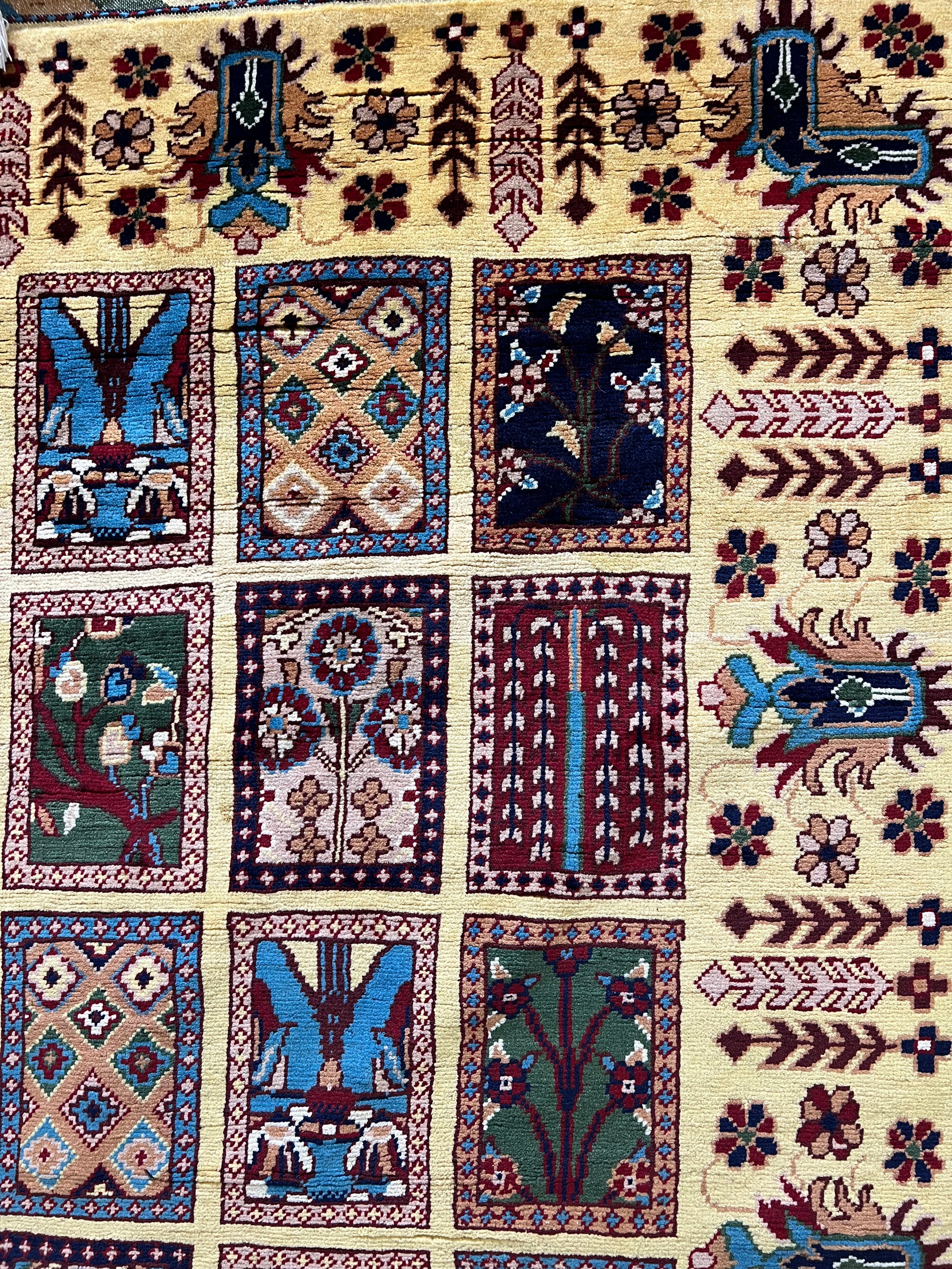 Luxury handwoven wool rug modern design artisan craftsmanship premium area rug

