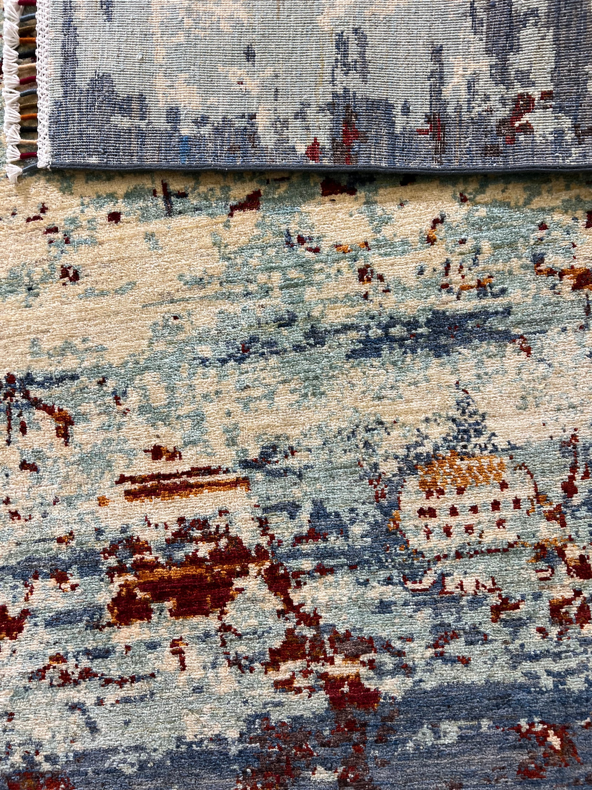 Luxury handwoven wool rug modern style premium display contemporary area rug

