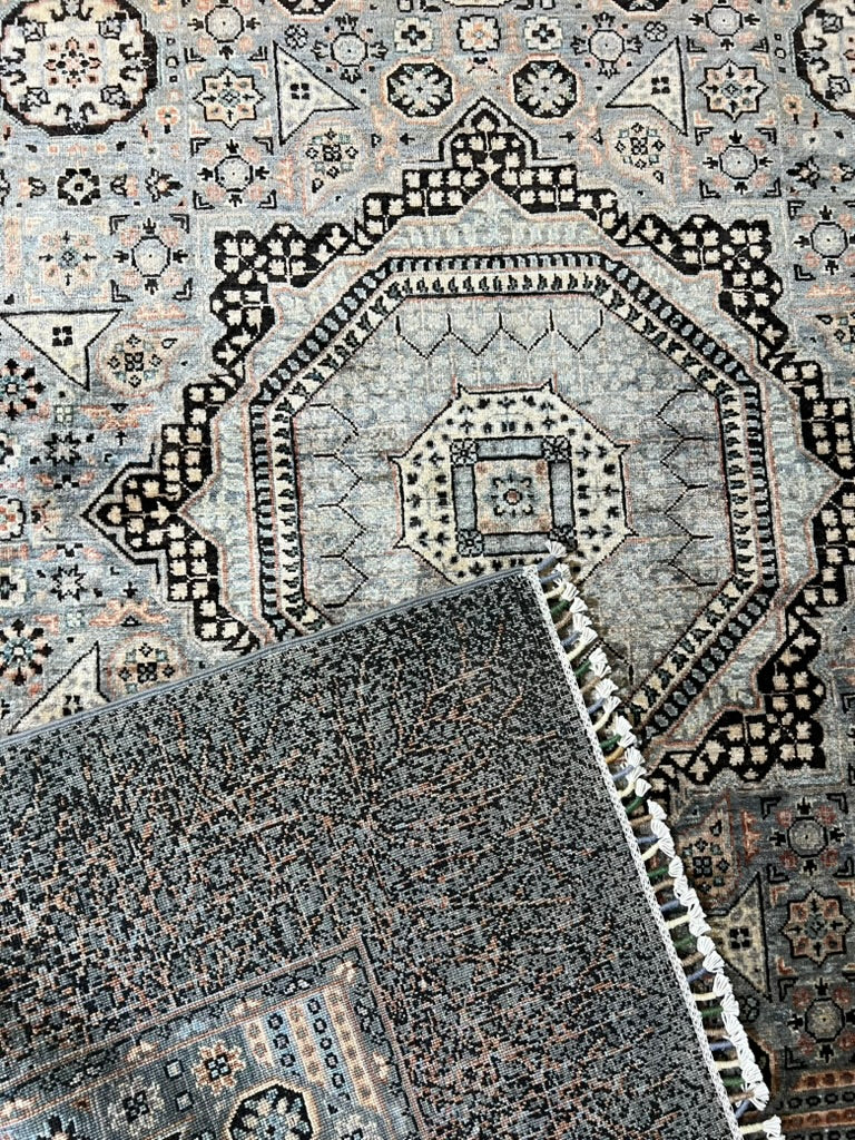 Mamluk Luxury Hand-Knotted Wool Rug – 7′10″ × 5′7″ | Afghan Craftsmanship · mamluk-hand-knotted-rug-corner-craftsmanship-detail