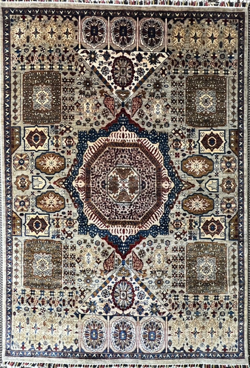 Mamluk luxury hand-knotted wool rug 7'1x5'0 with traditional Islamic geometric design and natural dyes