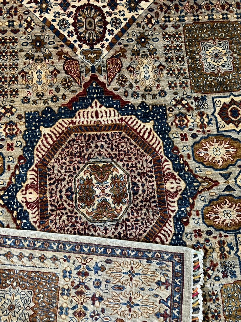 Mamluk Luxury Hand-Knotted Wool Rug – 7′1″ × 5′0″ | Afghan Craftsmanship · Mamluk hand-knotted rug border detail showing traditional motifs and natural wool texture